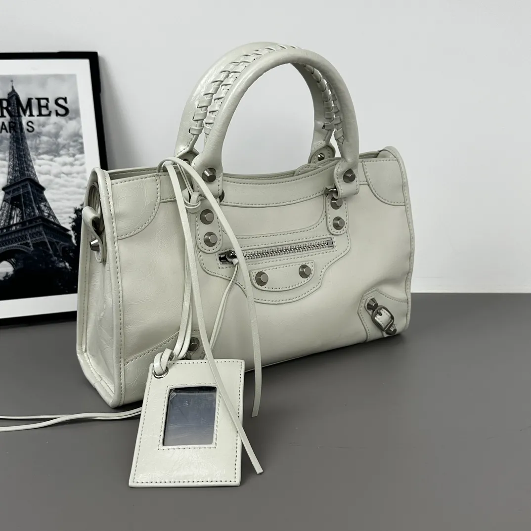 Balenciaga Women's Le City Bag Medium in Optic White 823058 - 图片 3