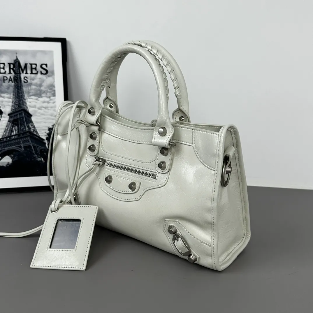 Balenciaga Women's Le City Bag Medium in Optic White 823058 - 图片 4