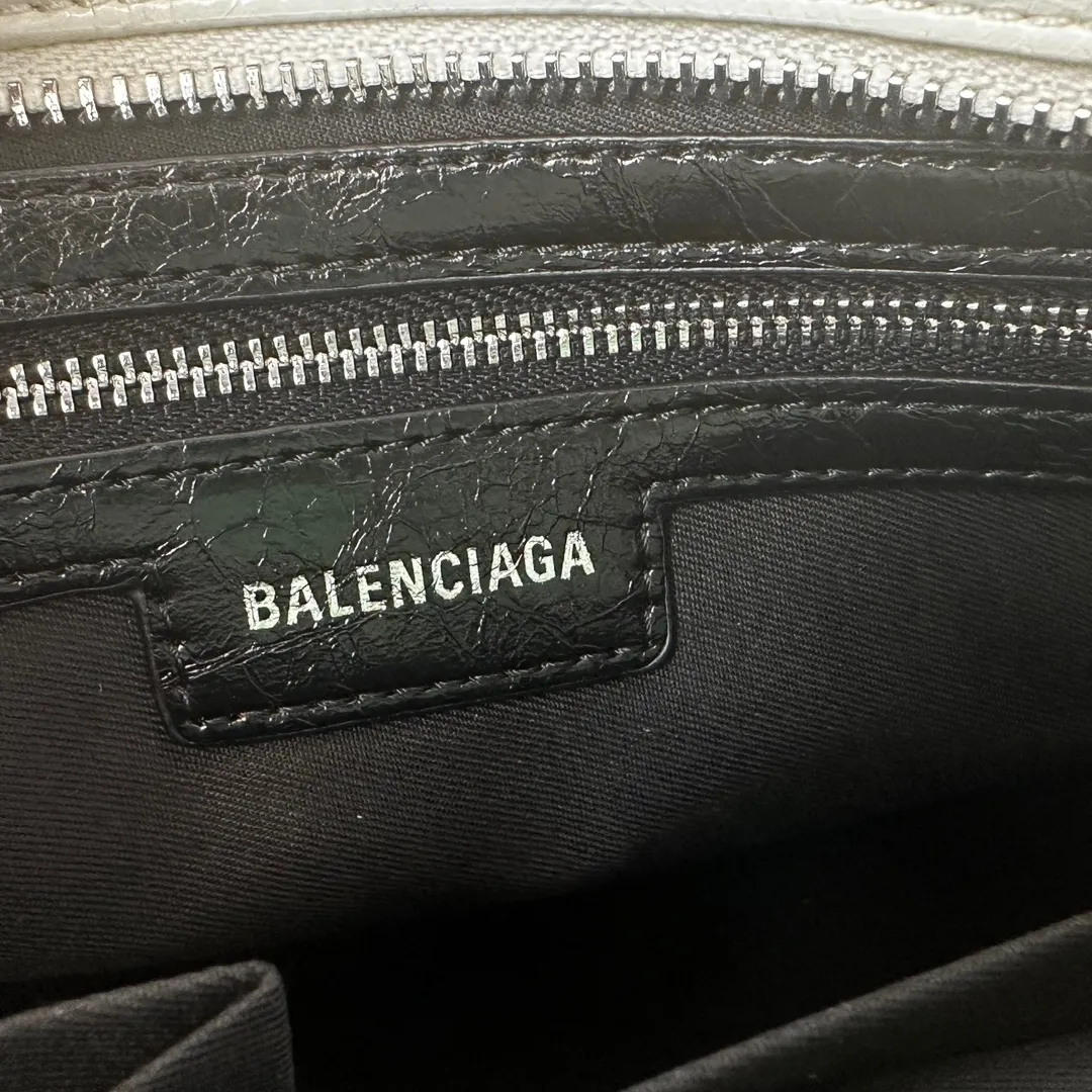 Balenciaga Women's Le City Bag Medium in Optic White 823058 - 图片 10