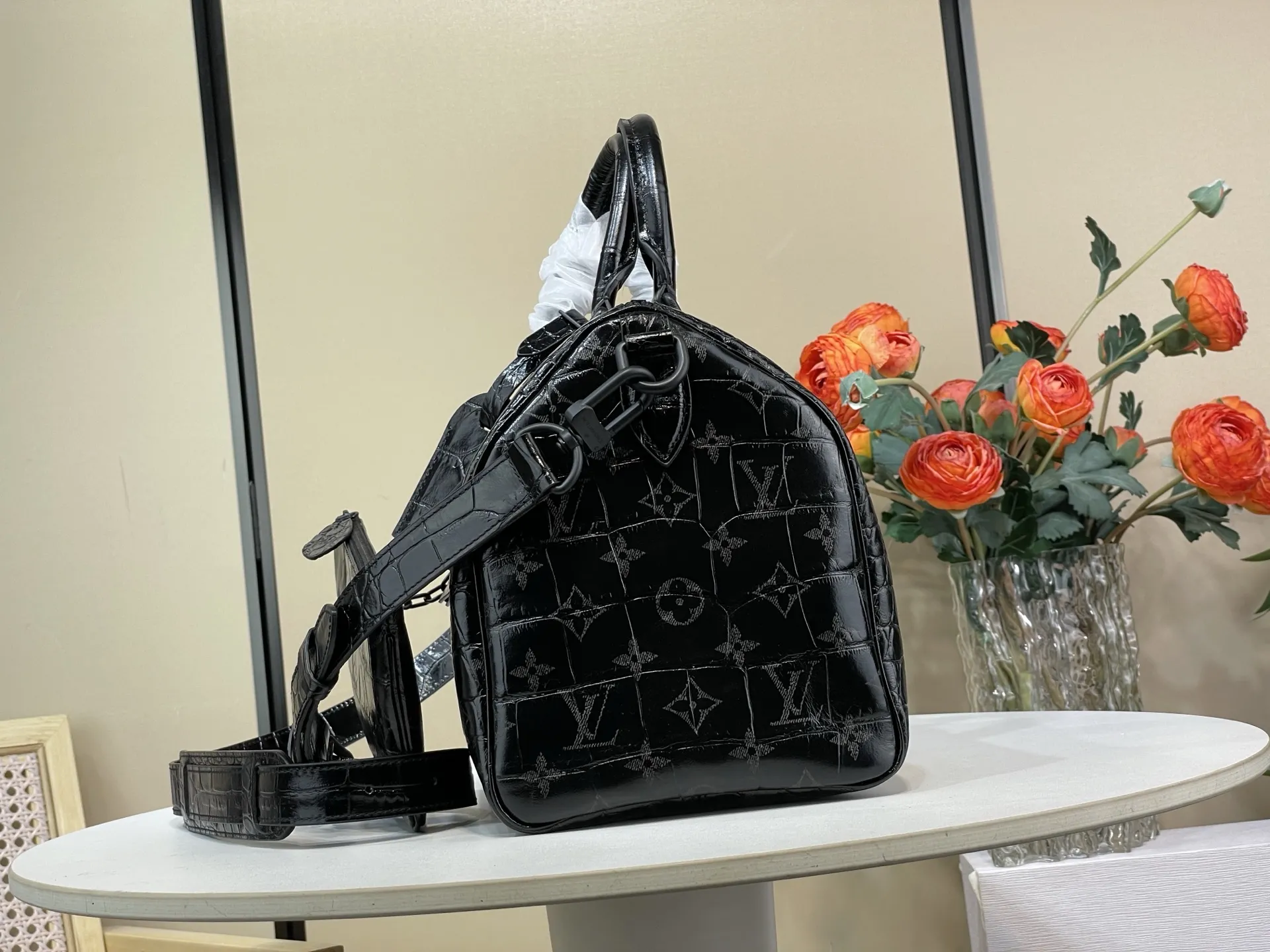 Louis Vuitton Speedy P9 Bandouli??re 30 Monogram Crocodile-Embossed Cowhide M11064 - 图片 3