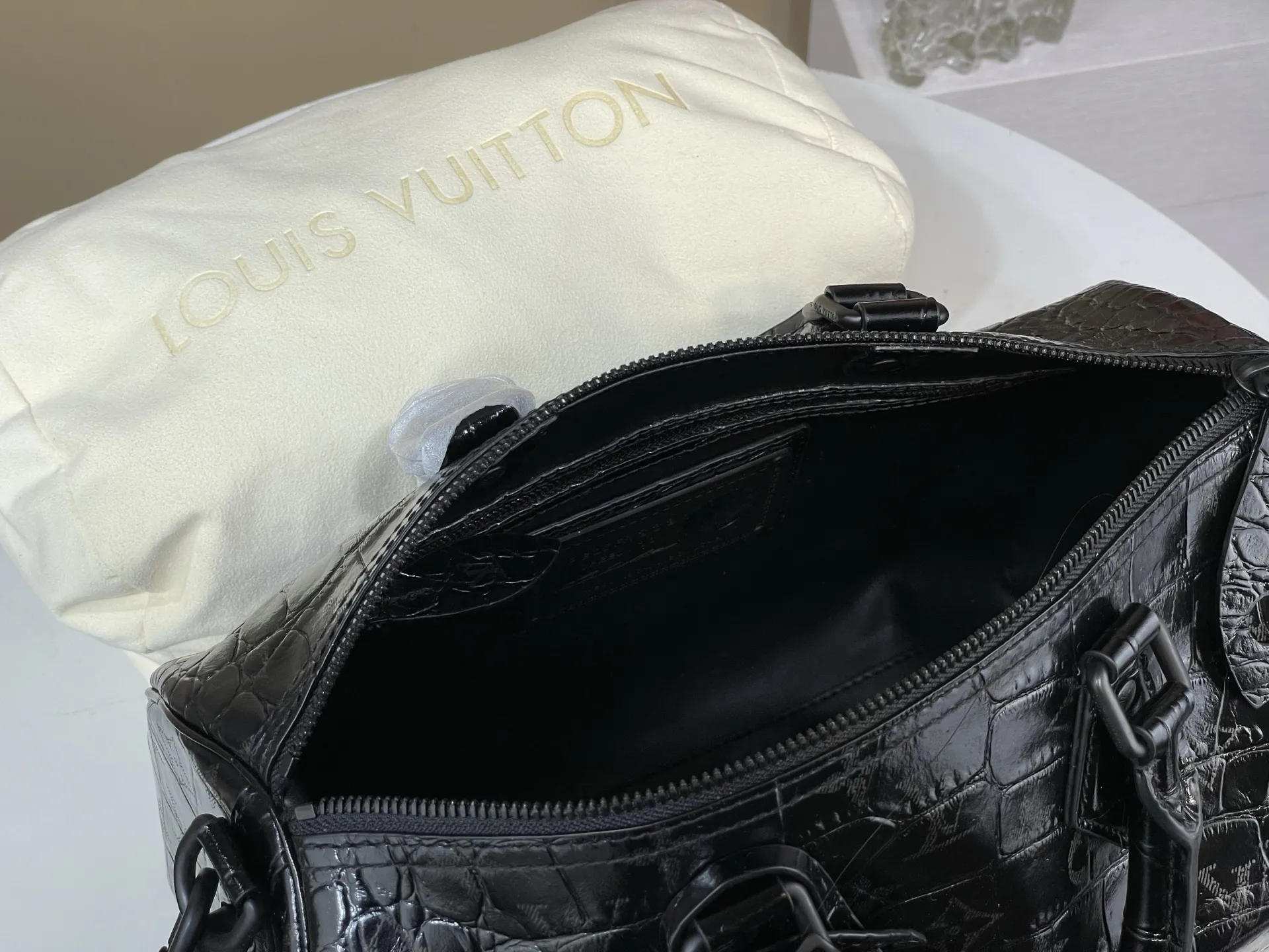 Louis Vuitton Speedy P9 Bandouli??re 30 Monogram Crocodile-Embossed Cowhide M11064 - 图片 12