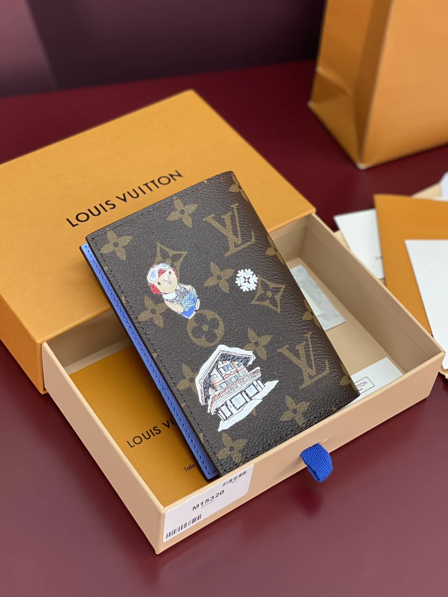 Louis Vuitton Passport Cover M15320 - 图片 3