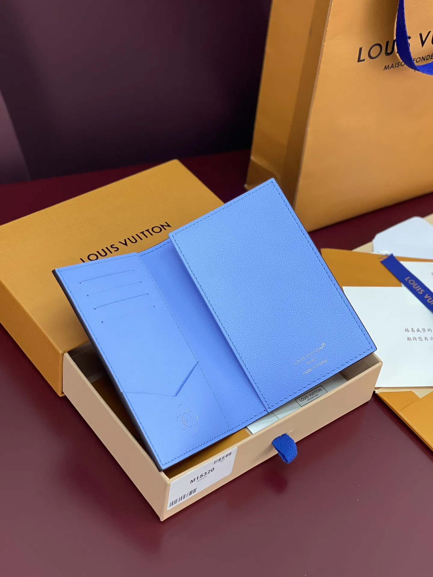 Louis Vuitton Passport Cover M15320 - 图片 5