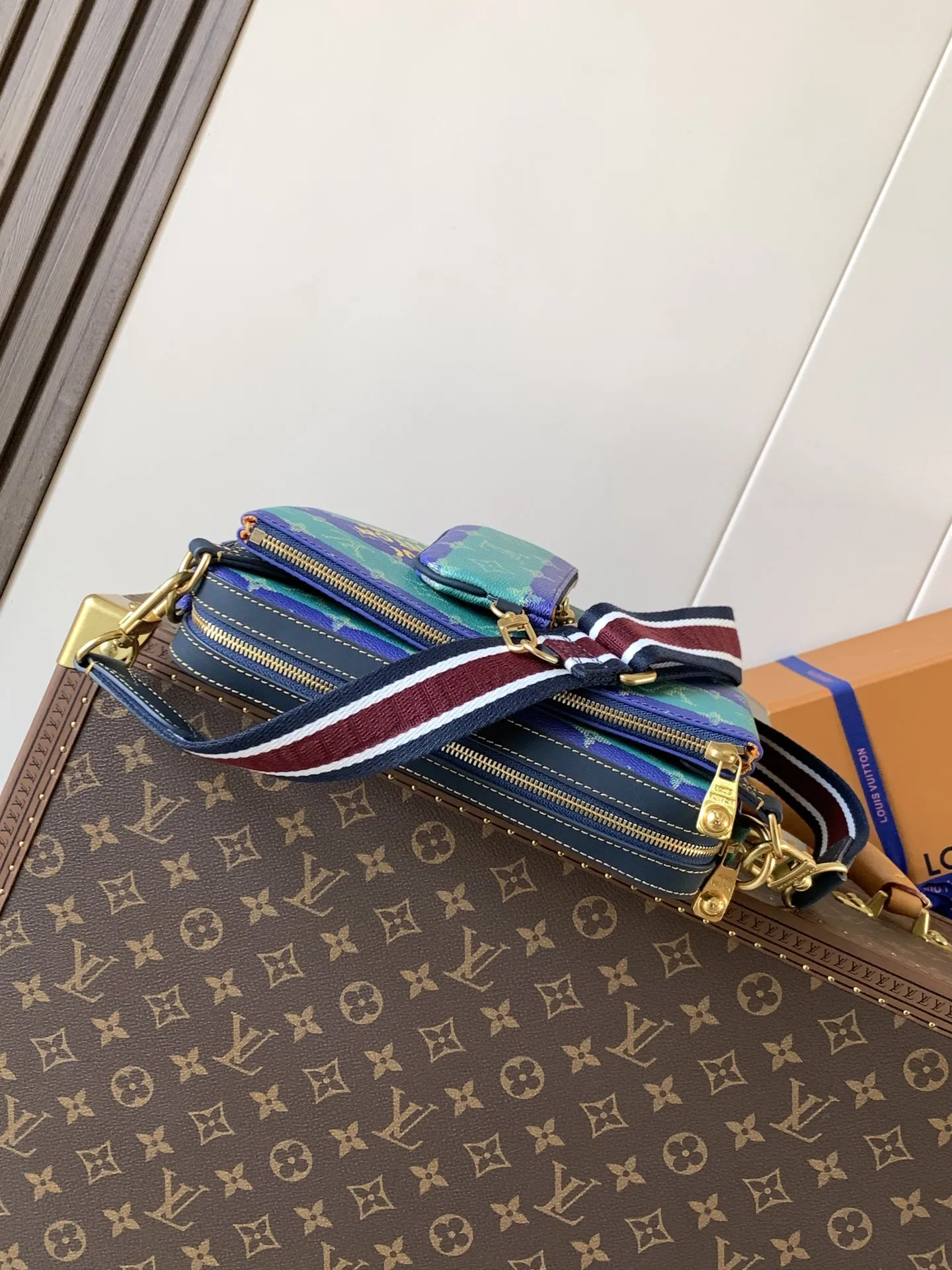 Louis Vuitton Trio Monogram Heritage M26026 - Image 8