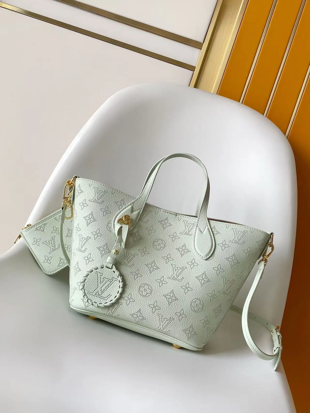 Alternative view of Louis Vuitton Blossom PM M14395