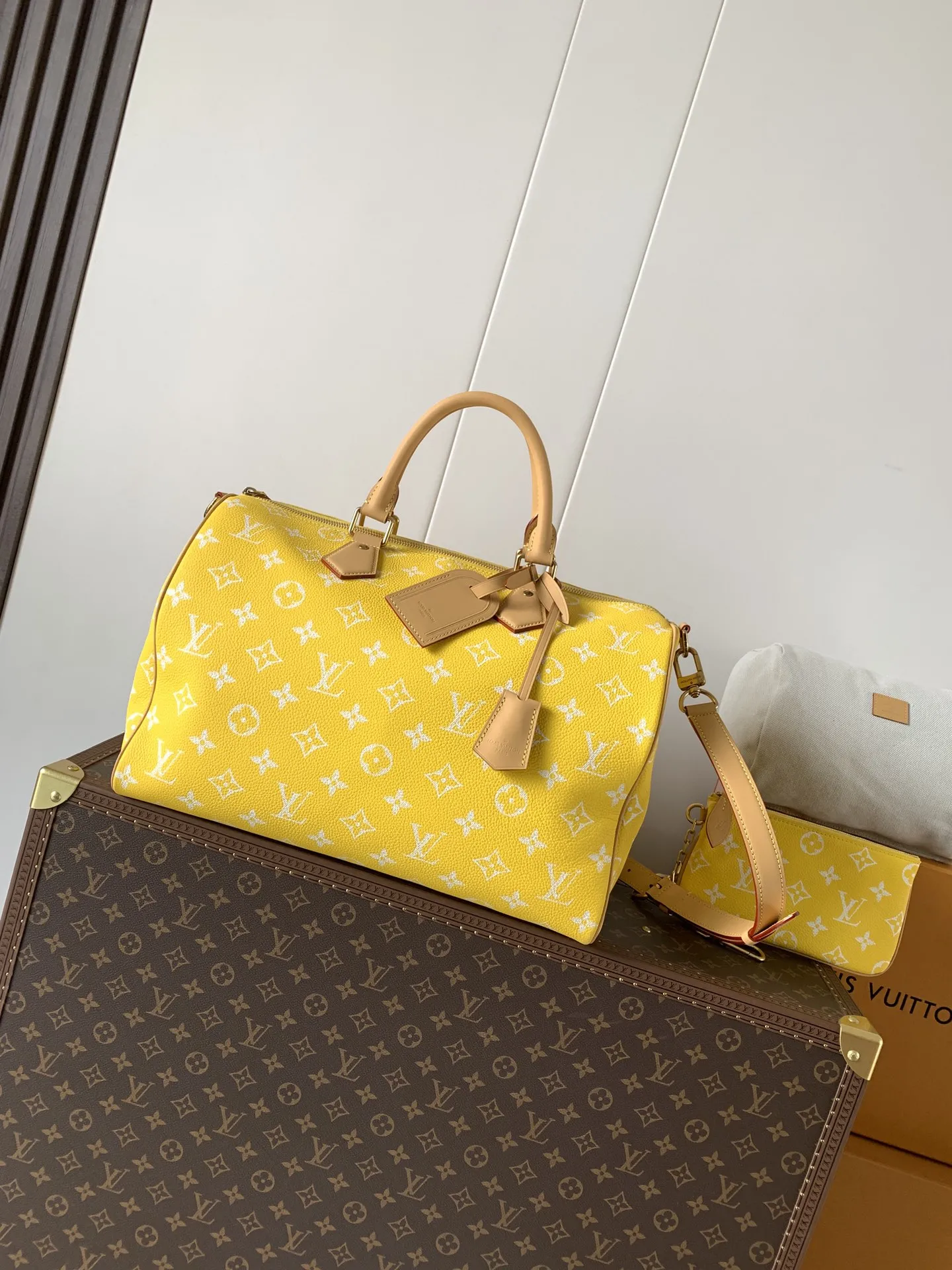 Alternative view of Louis Vuitton Speedy P9 Bandouli??re 40 Monogram Ostrich-Embossed Cowhide M24417