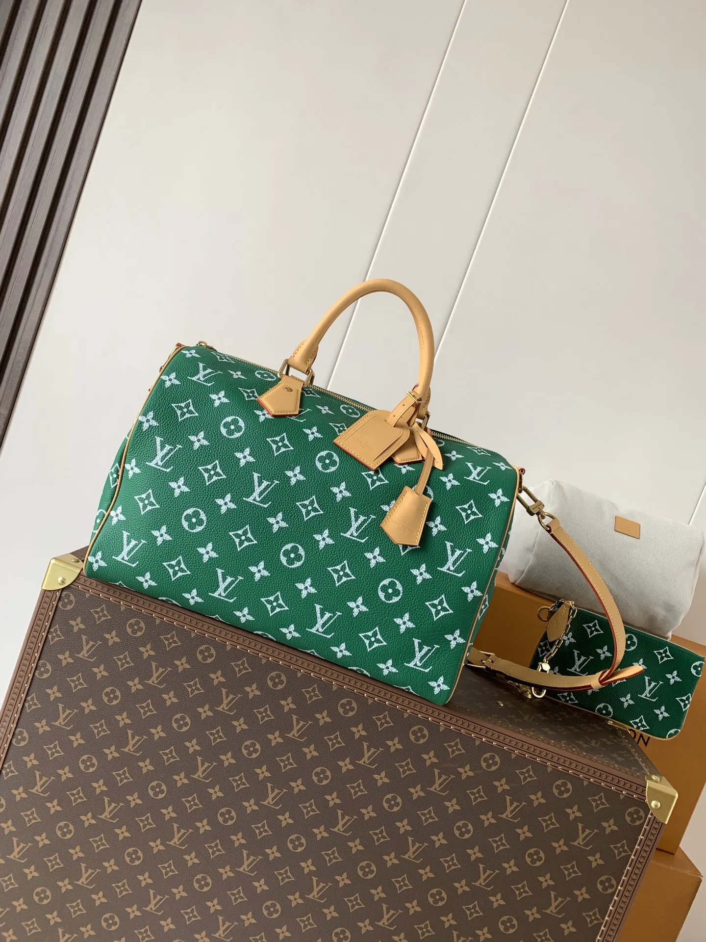 Alternative view of Louis Vuitton Speedy P9 Bandouli??re 40 Monogram Ostrich-Embossed Cowhide M24417