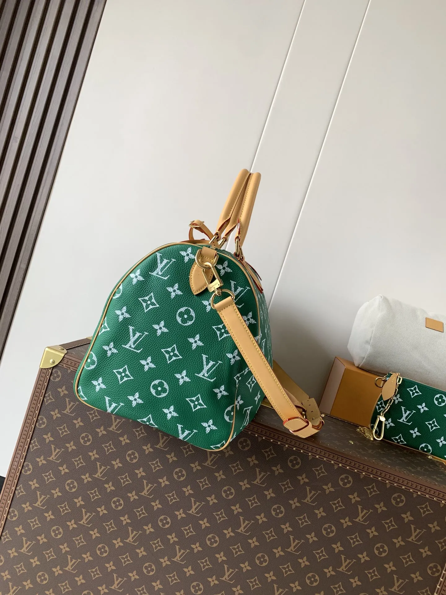 Louis Vuitton Speedy P9 Bandouli??re 40 Monogram Ostrich-Embossed Cowhide M24417 - Image 3