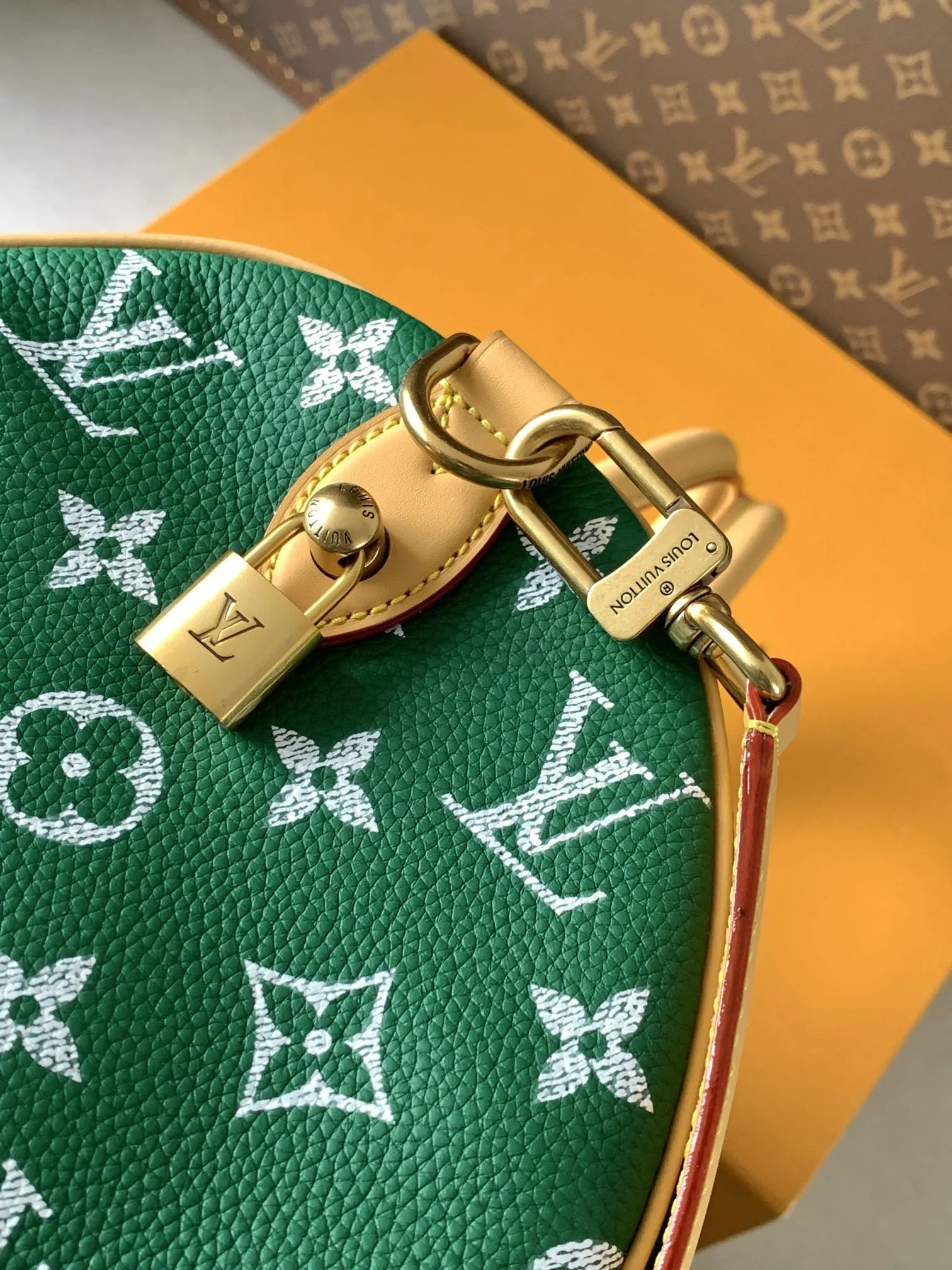 Louis Vuitton Speedy P9 Bandouli??re 40 Monogram Ostrich-Embossed Cowhide M24417 - Image 7