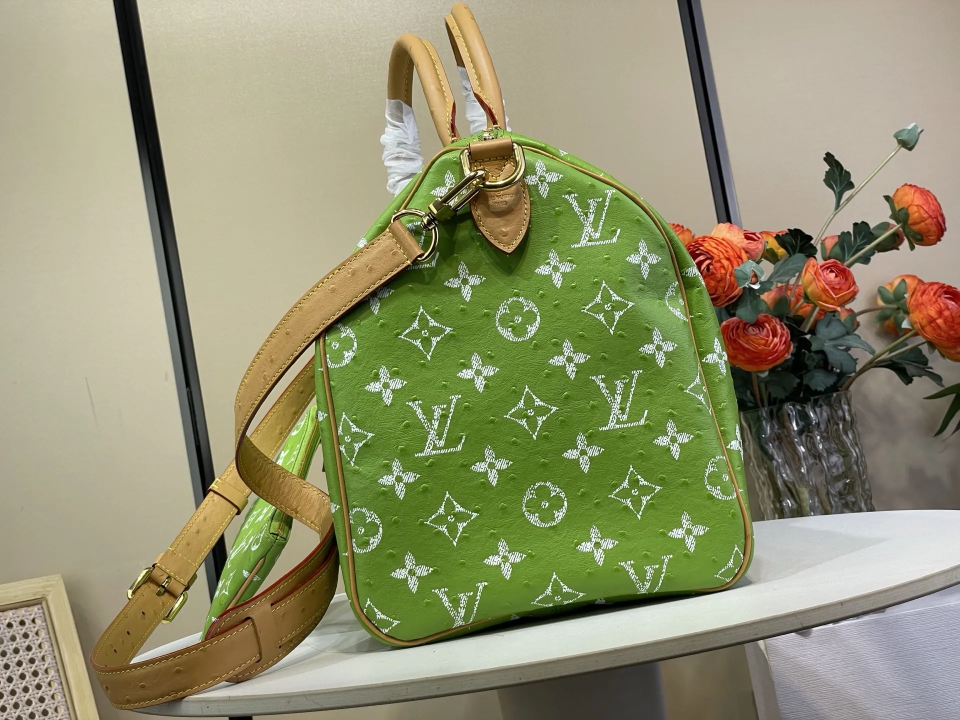 Louis Vuitton Speedy P9 Bandouli??re 40 Monogram Ostrich-Embossed Cowhide M24417 - Image 3