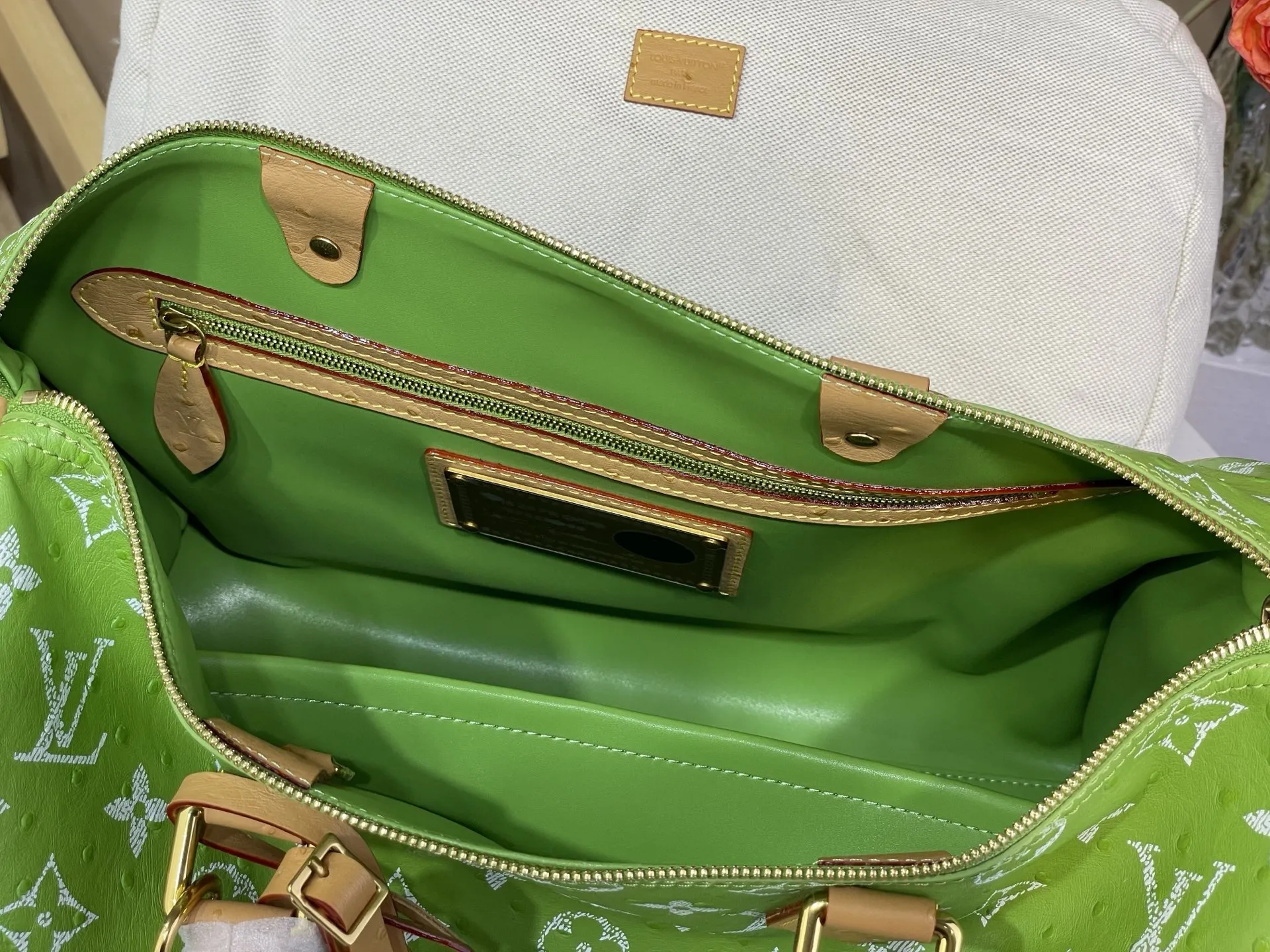 Louis Vuitton Speedy P9 Bandouli??re 40 Monogram Ostrich-Embossed Cowhide M24417 - Image 11