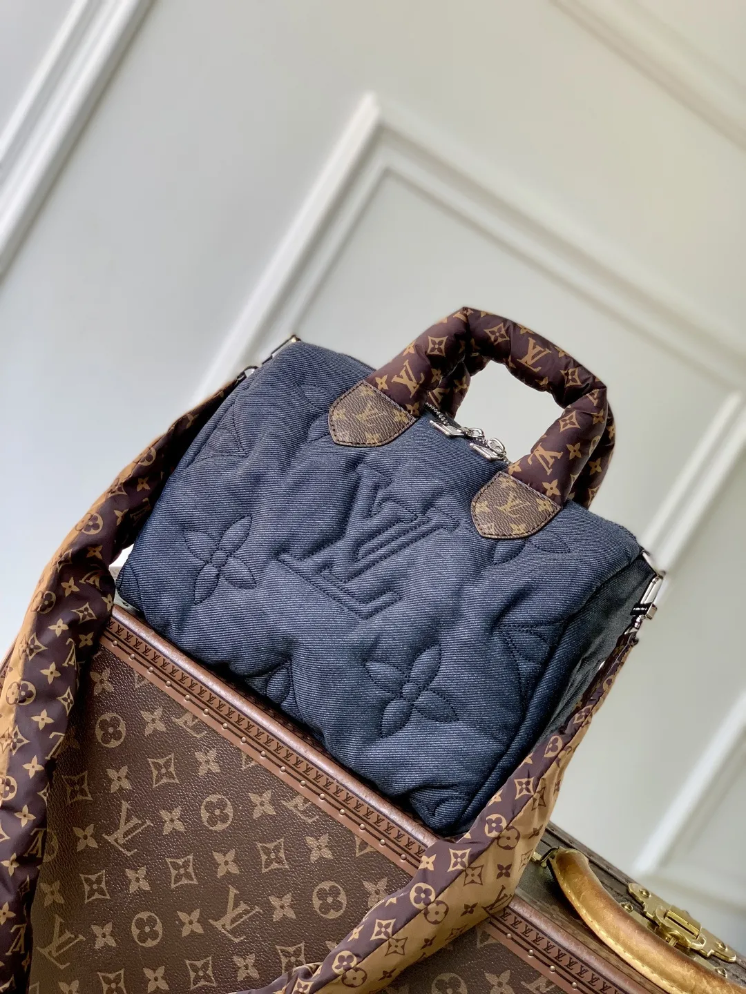 Alternative view of Louis Vuitton Speedy Bandouli??re 20 M26956