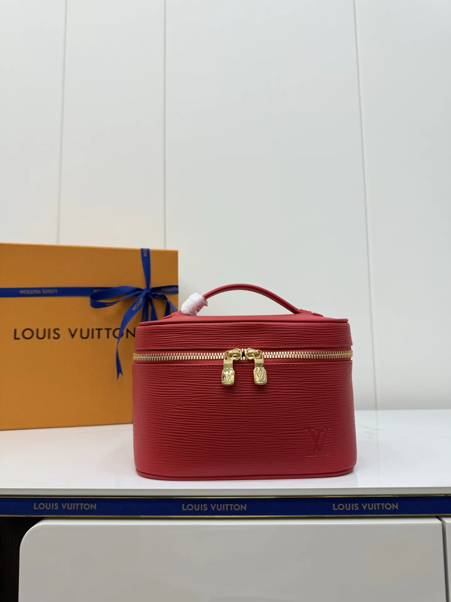 Alternative view of Louis Vuitton Nice Nano M15191