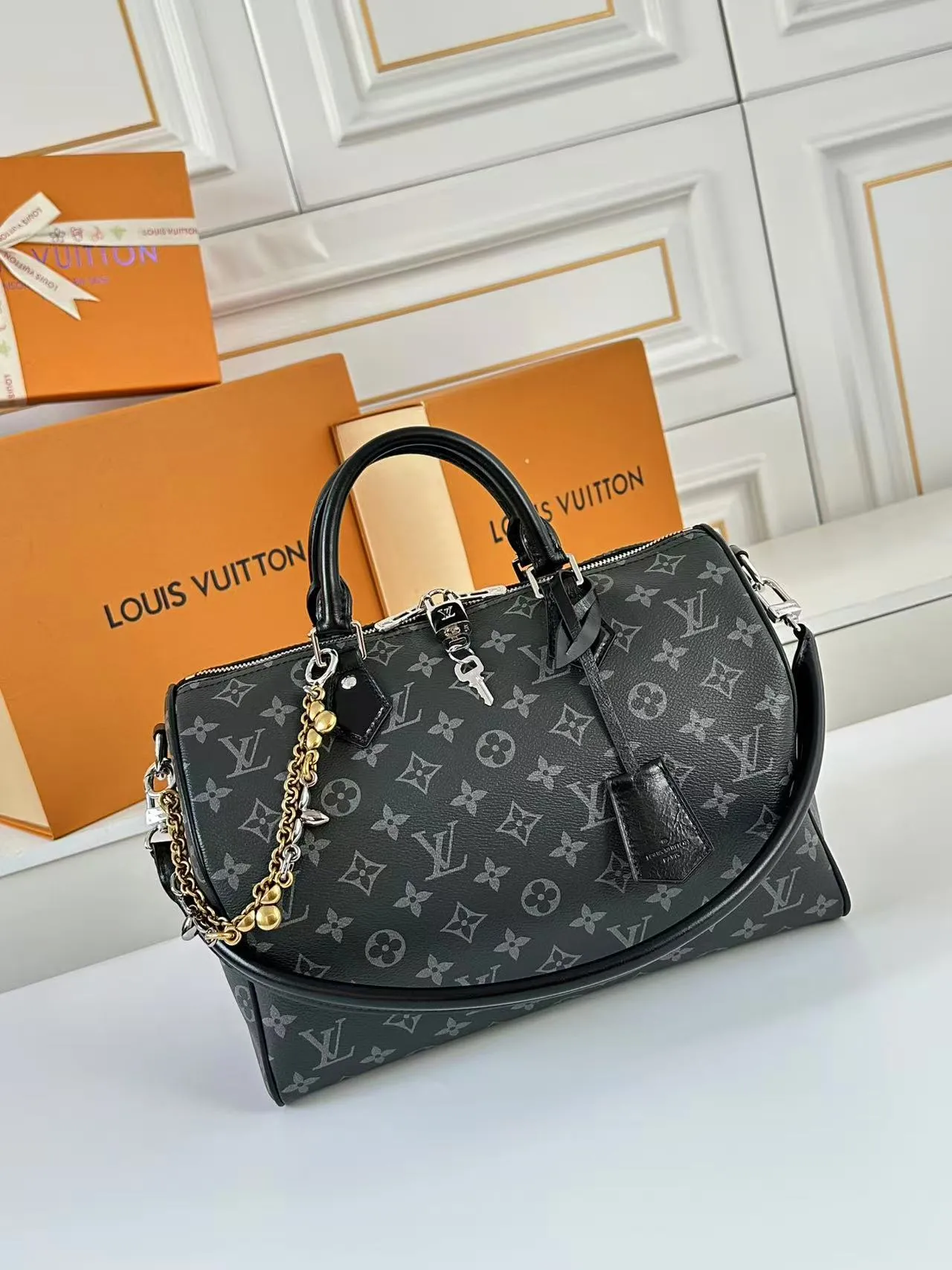 Alternative view of Louis Vuitton Speedy Soft 30 M15102