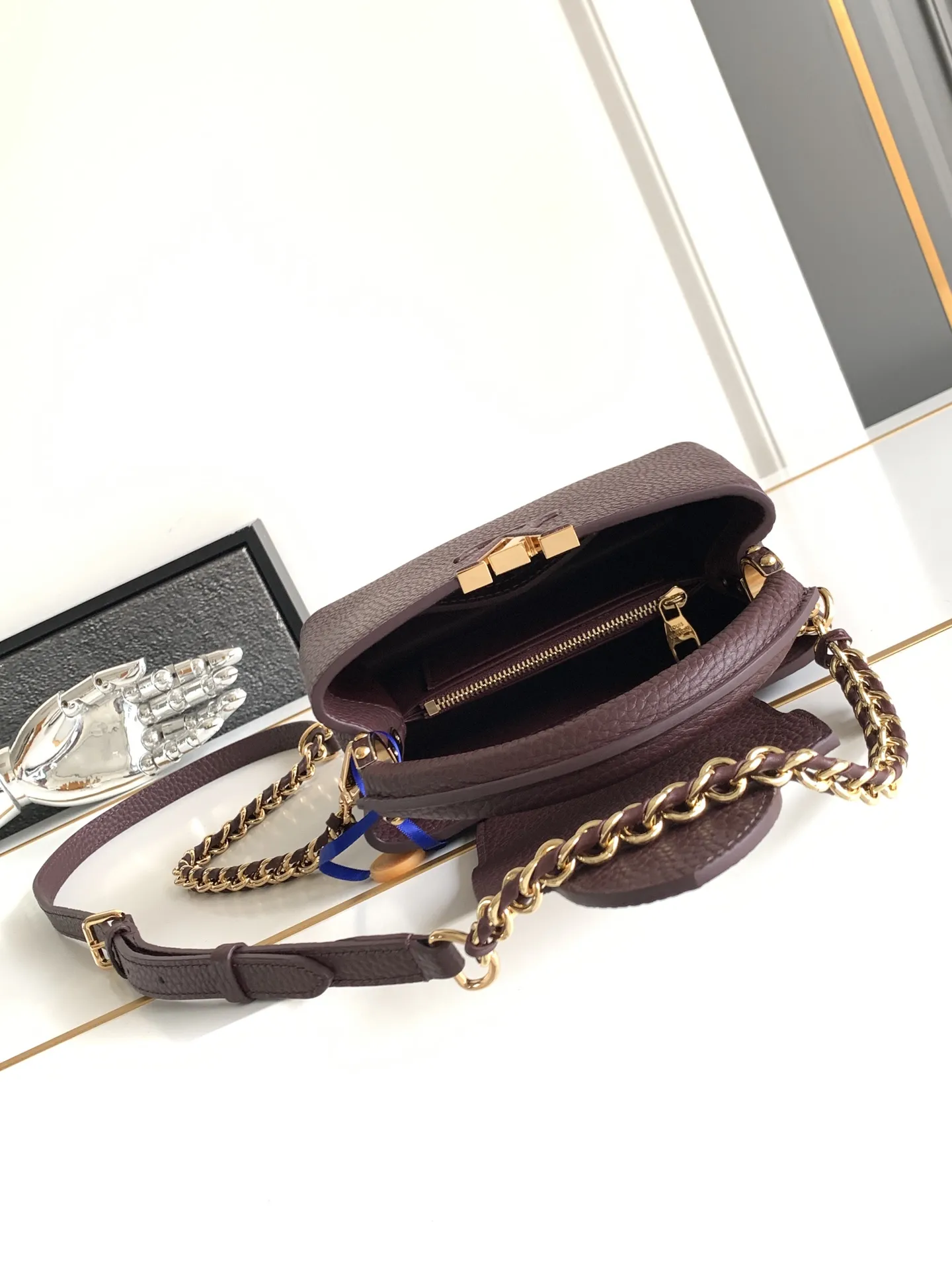 Louis Vuitton Capucines Mini M25893 - Image 9