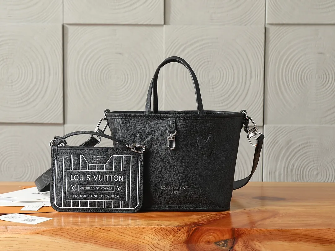 Alternative view of Louis Vuitton Neverfull Bandouli??re Inside Out BB M15210