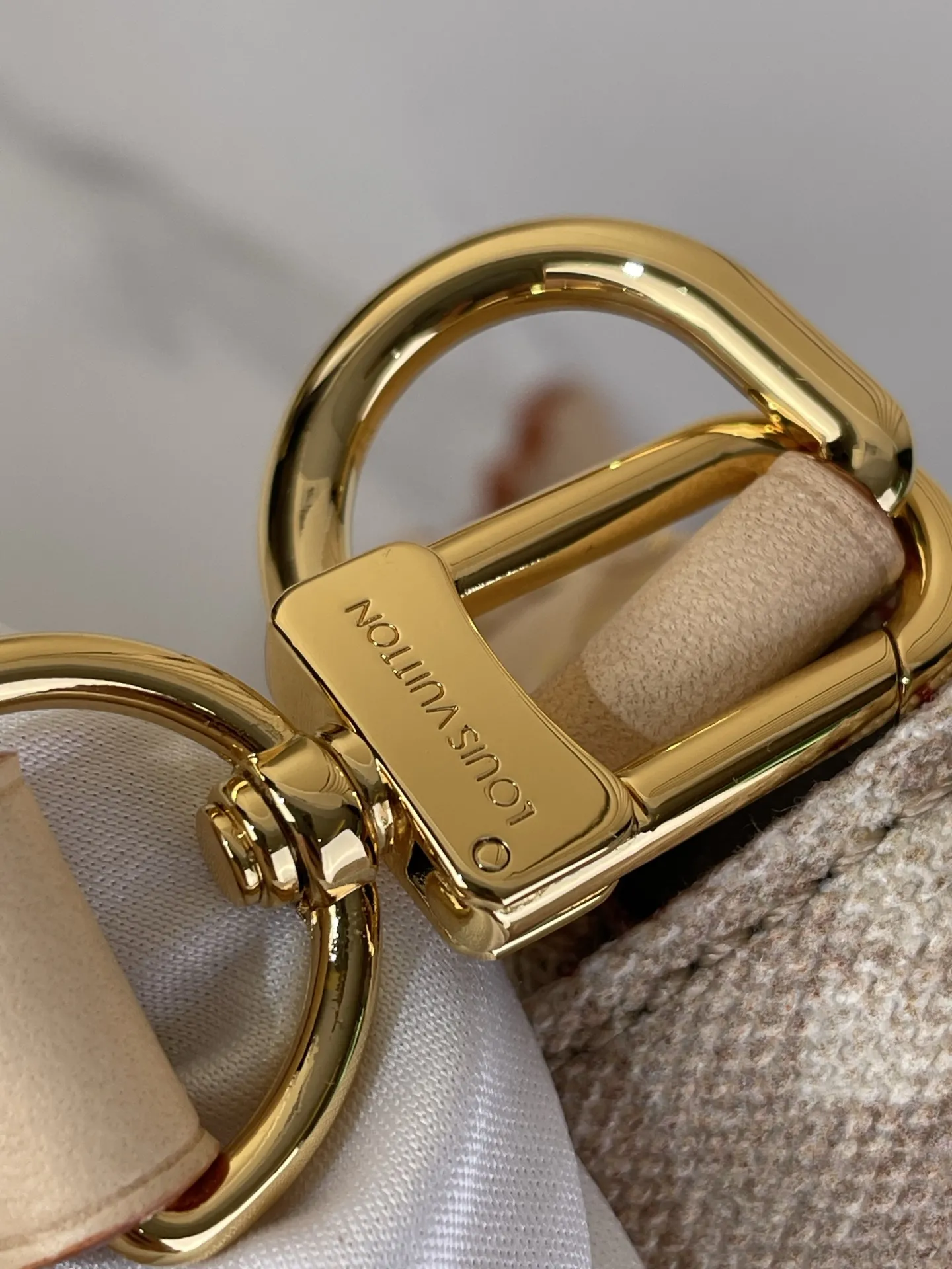 Louis Vuitton Escape M15134 - 图片 8
