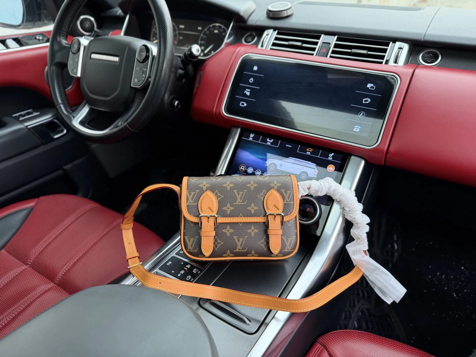 Louis Vuitton Satchel Wearable Wallet M26805 - Image 2
