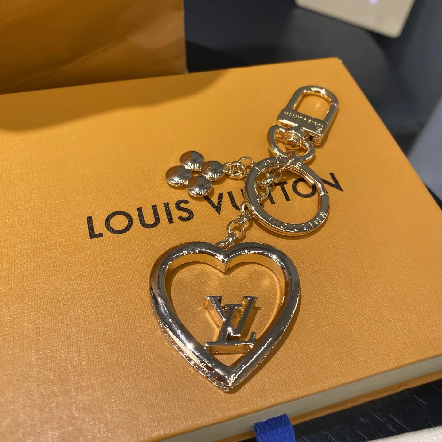 Louis Vuitton My LV Love Key Holders M01703 - Image 3