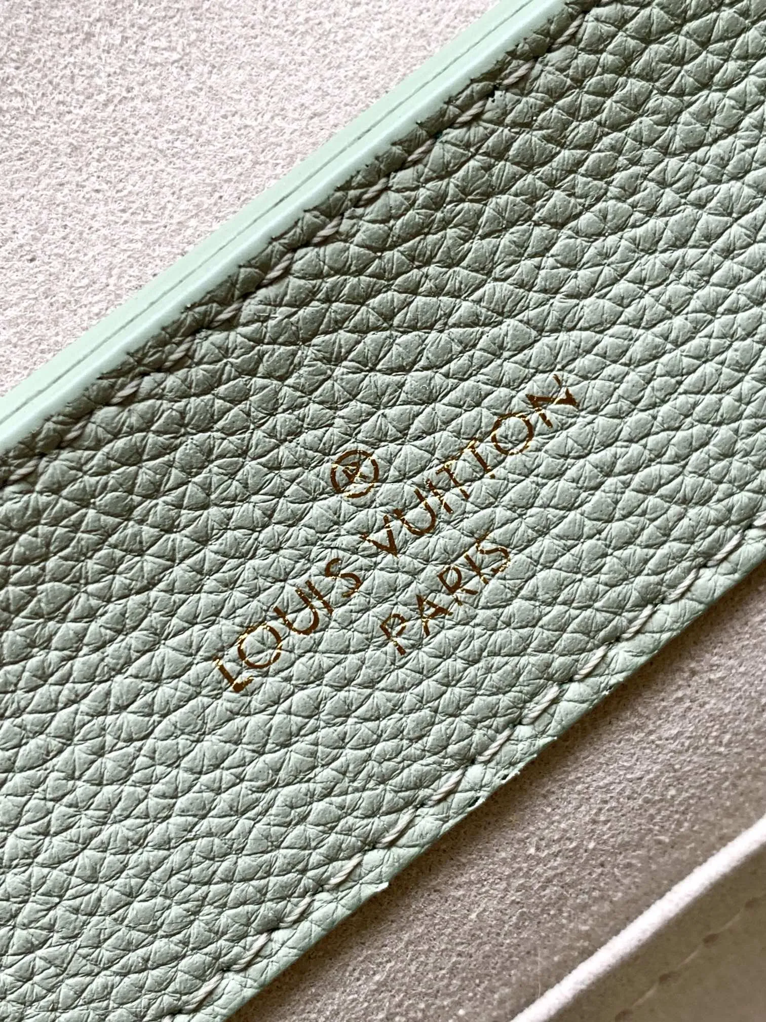 Louis Vuitton Lockme Ever Mini M23075 - Image 10