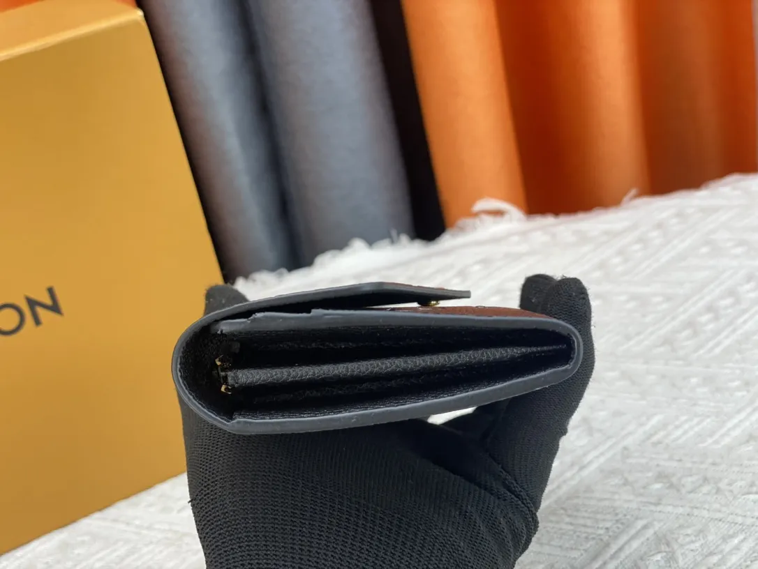 Louis Vuitton Sarah Wallet M61182 - Image 6