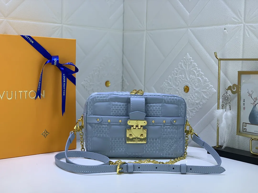 Alternative view of Louis Vuitton Troca PM M59115