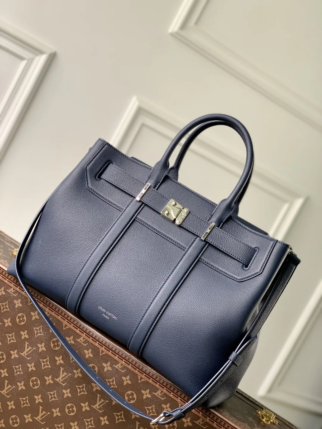 Alternative view of Louis Vuitton Georges Tote MM M11663