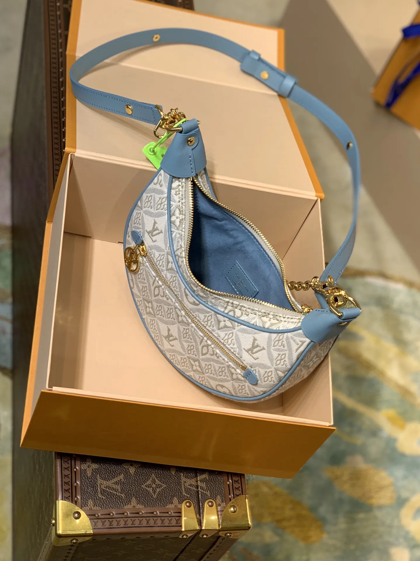 Louis Vuitton Loop M81094 - 图片 9