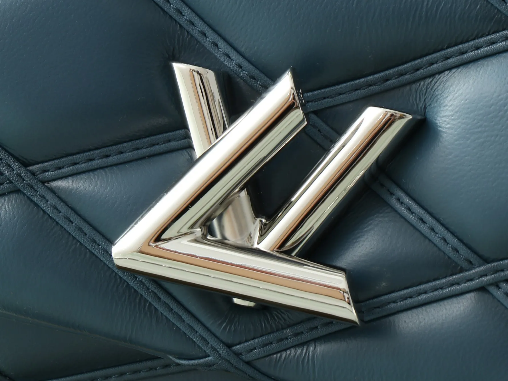 Louis Vuitton GO-14 PM M12434 - Image 5