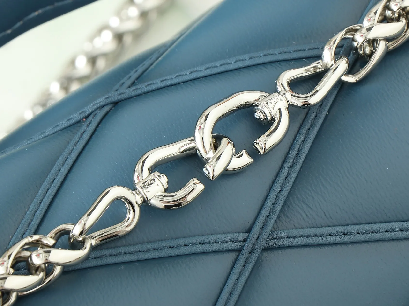 Louis Vuitton GO-14 PM M12434 - Image 10