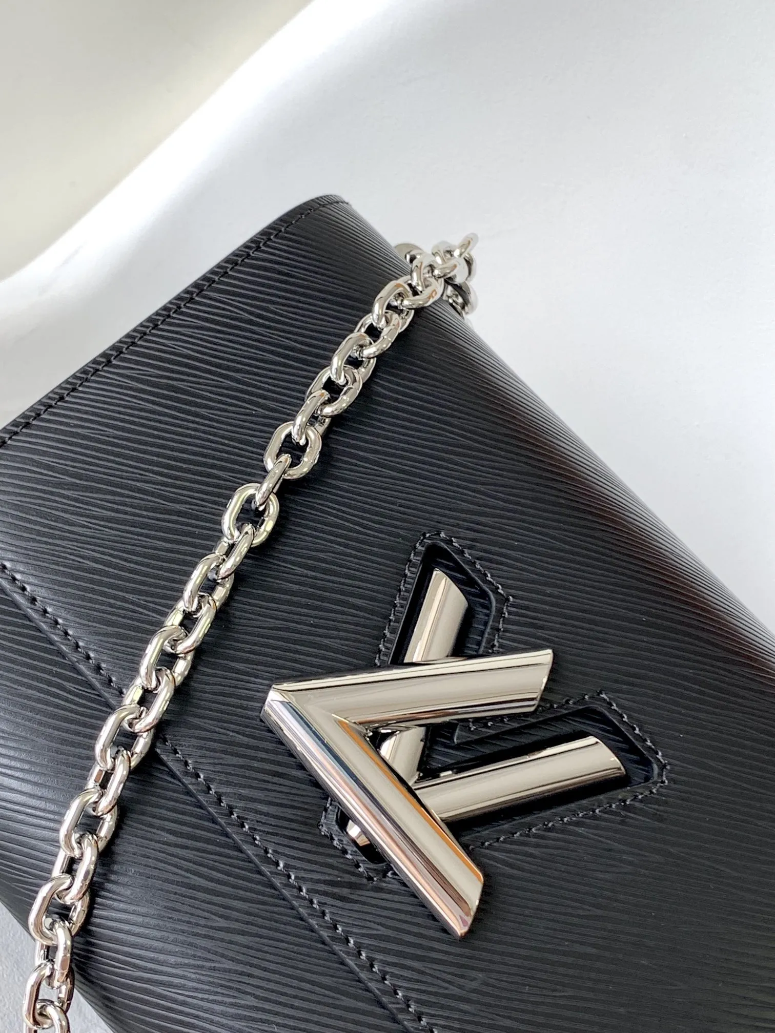 Louis Vuitton Twist MM M21110 - 图片 6