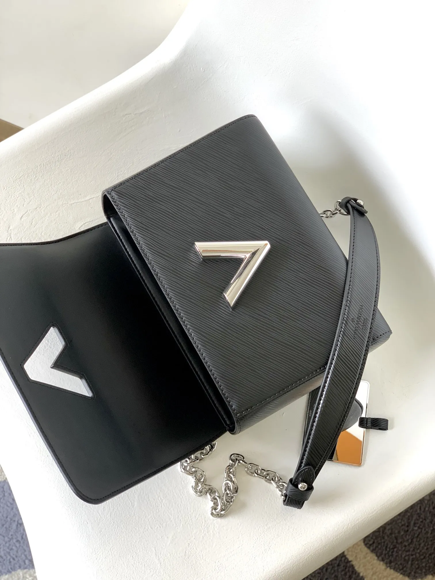 Louis Vuitton Twist MM M21110 - 图片 9