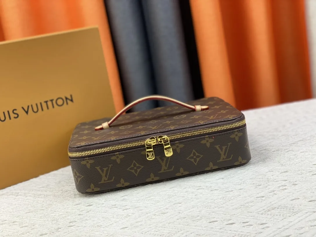 Alternative view of Louis Vuitton Nice Trousse Bijoux M43449