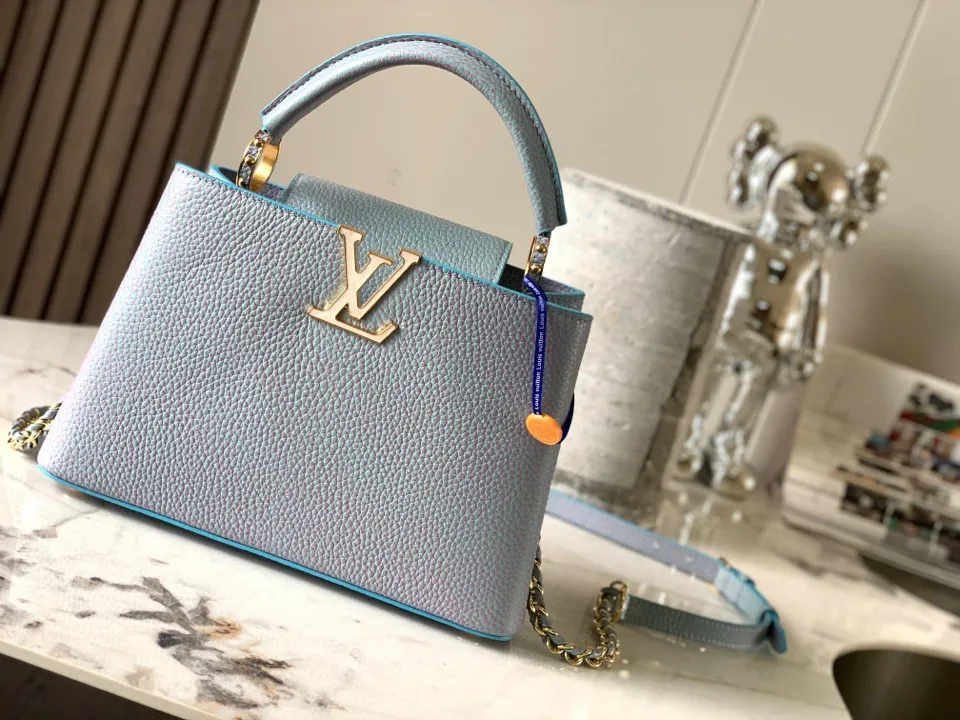 Alternative view of Louis Vuitton Capucines BB M59868