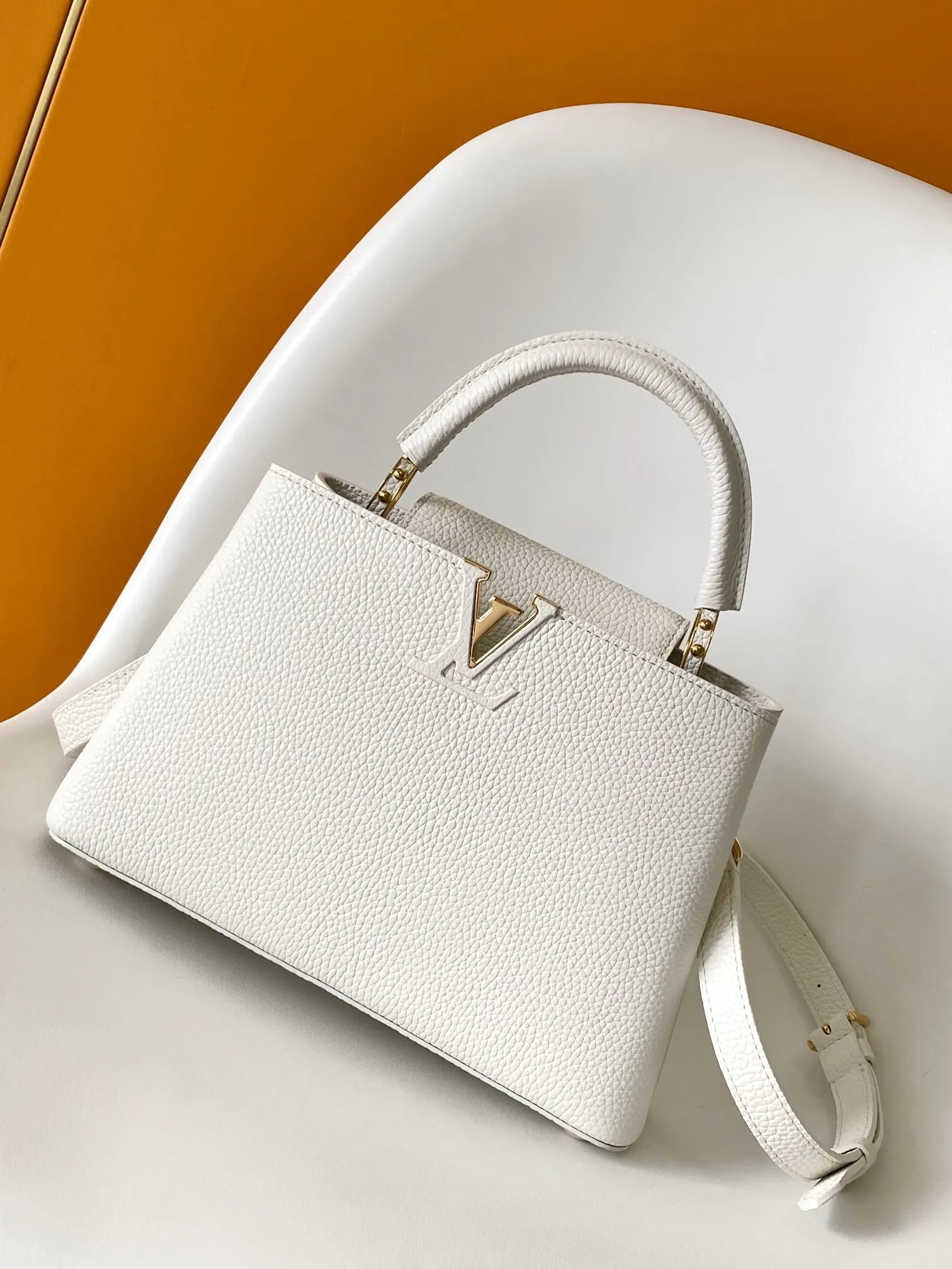 Louis Vuitton Capucines BB M55832 - Image 11