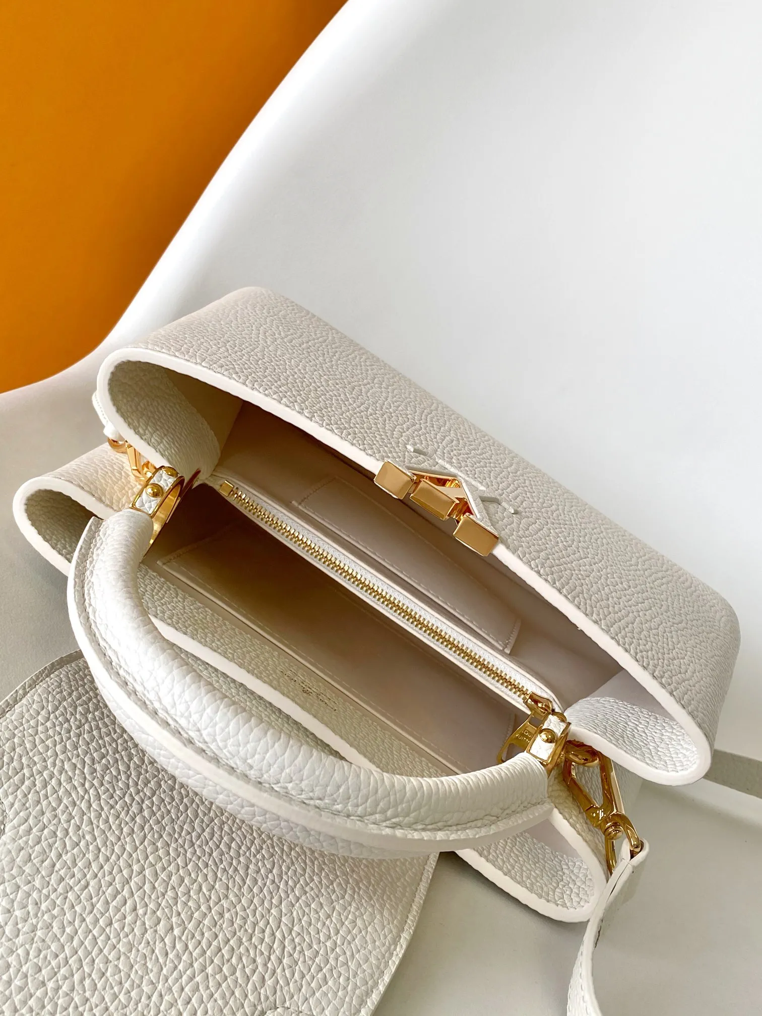 Louis Vuitton Capucines BB M55832 - Image 18
