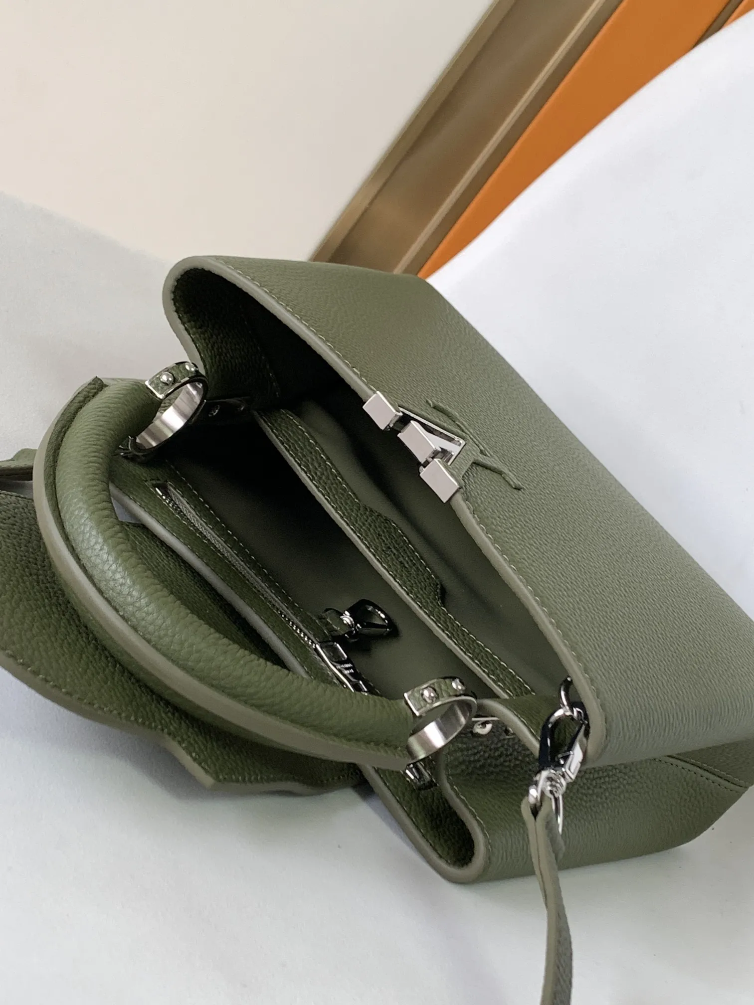 Louis Vuitton Capucines BB M57227 - 图片 9