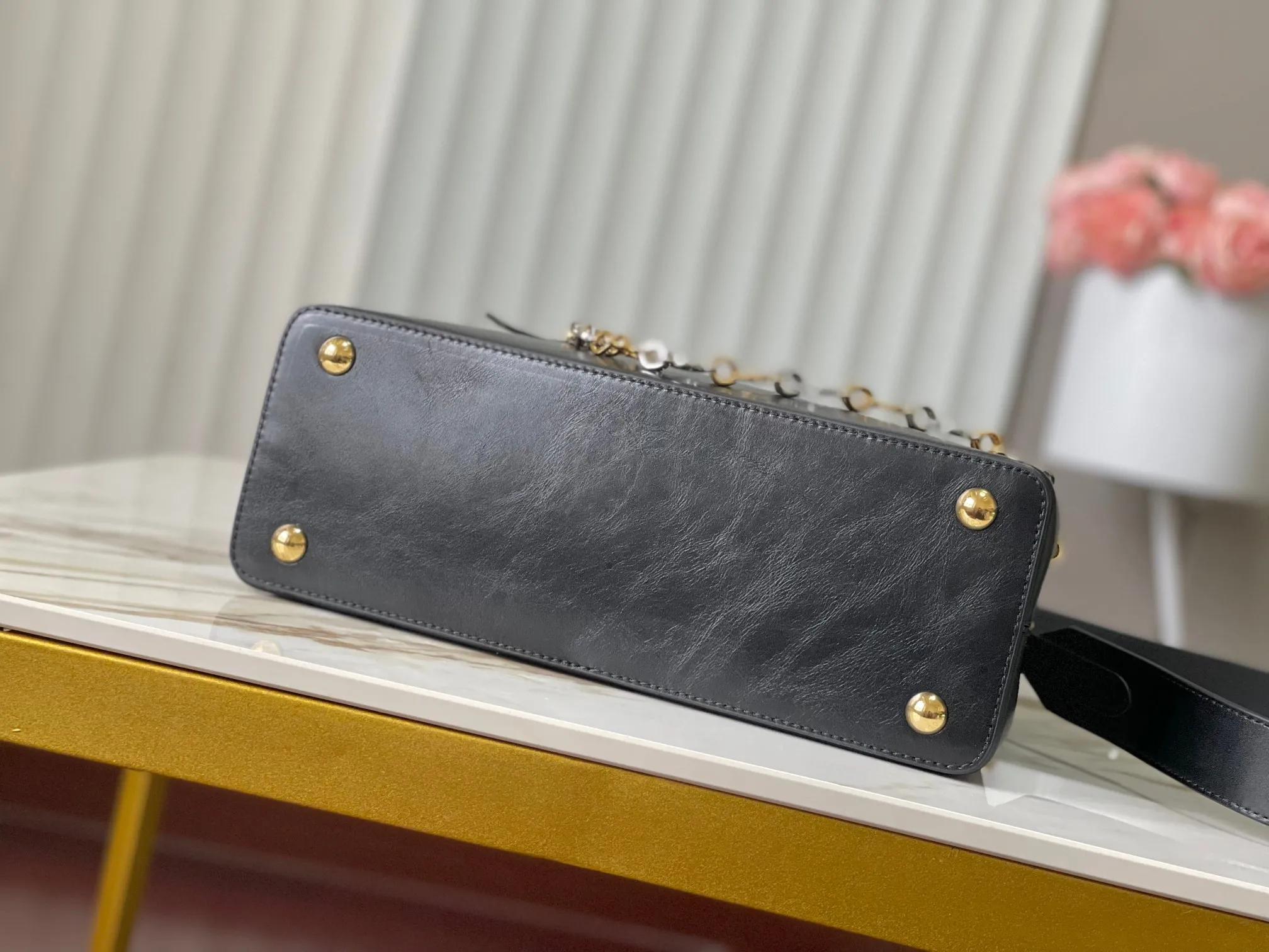 Louis Vuitton Capucines MM Souple M12924 - 图片 19