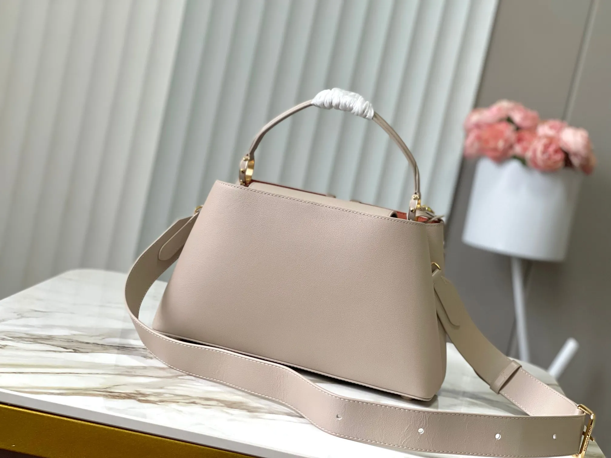 Louis Vuitton Capucines MM Souple M12929 - 图片 14