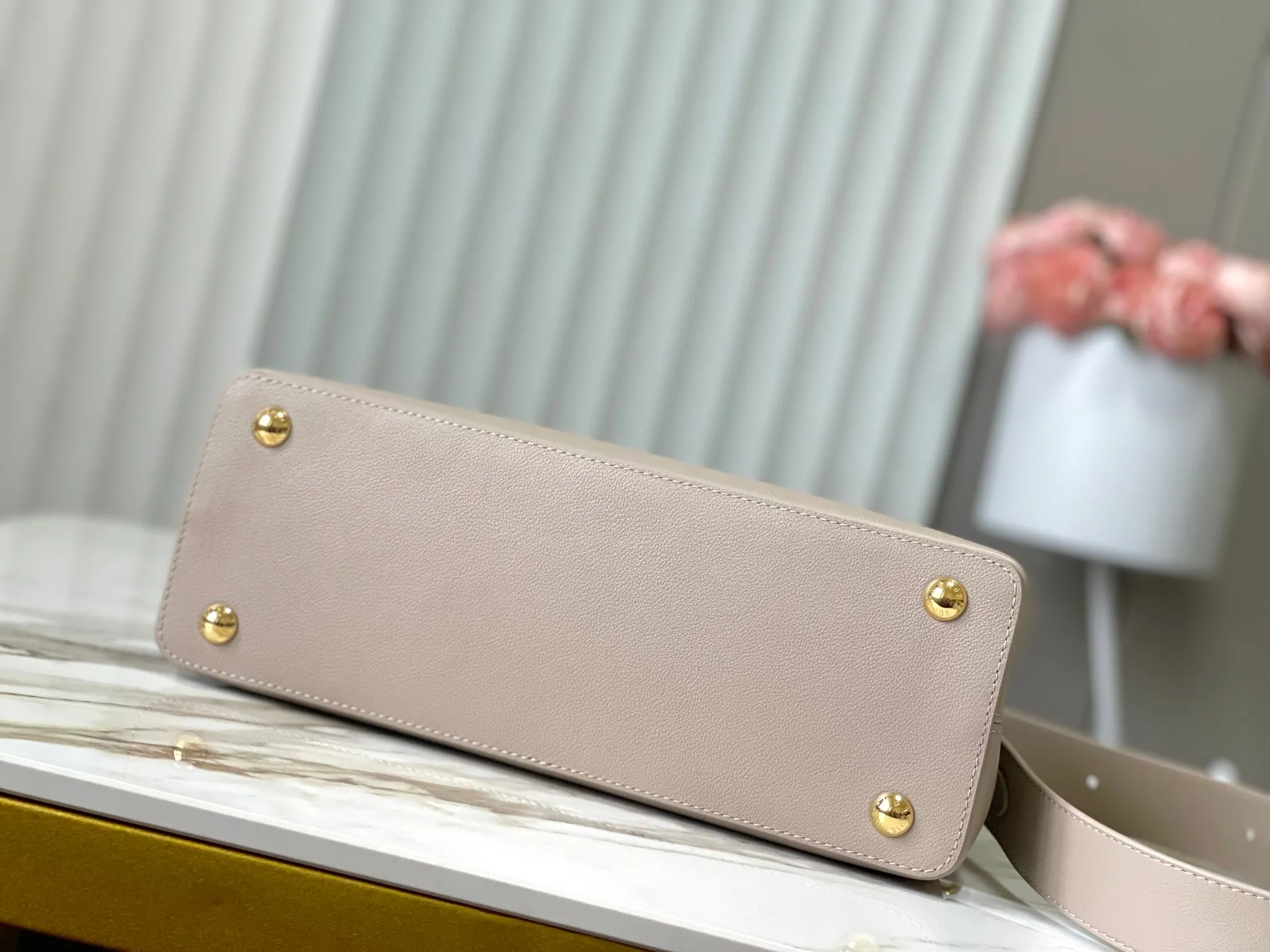 Louis Vuitton Capucines MM Souple M12929 - 图片 20