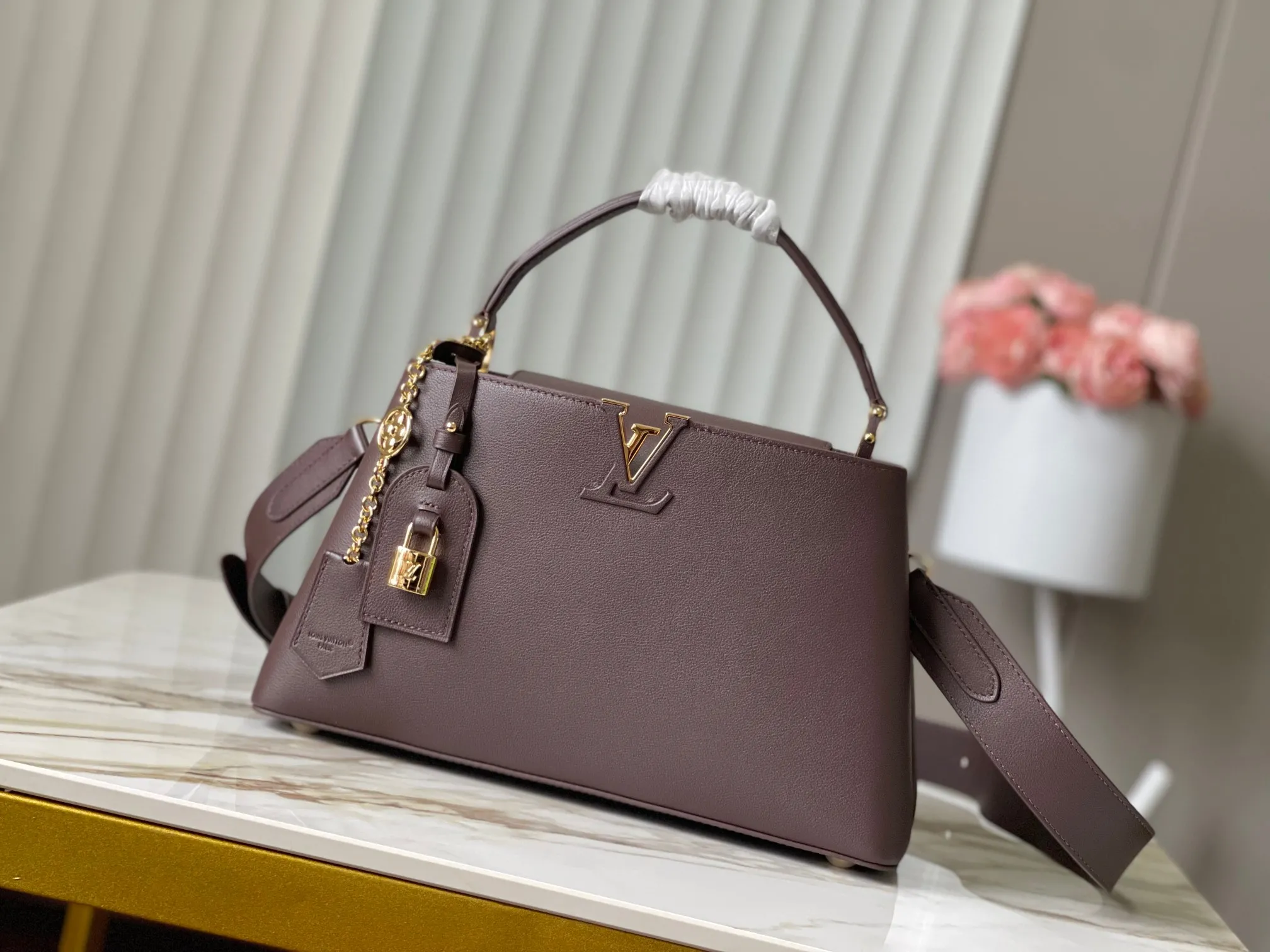 Louis Vuitton Capucines MM Souple M12927 - Image 11
