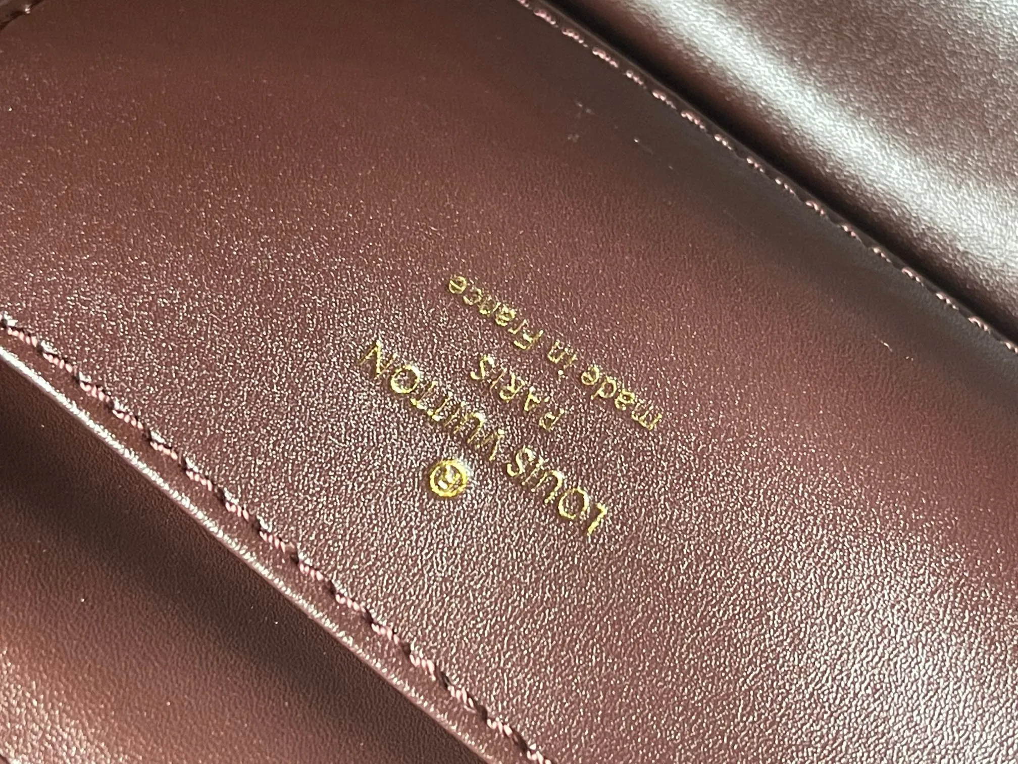 Louis Vuitton Capucines MM Souple M12927 - Image 18
