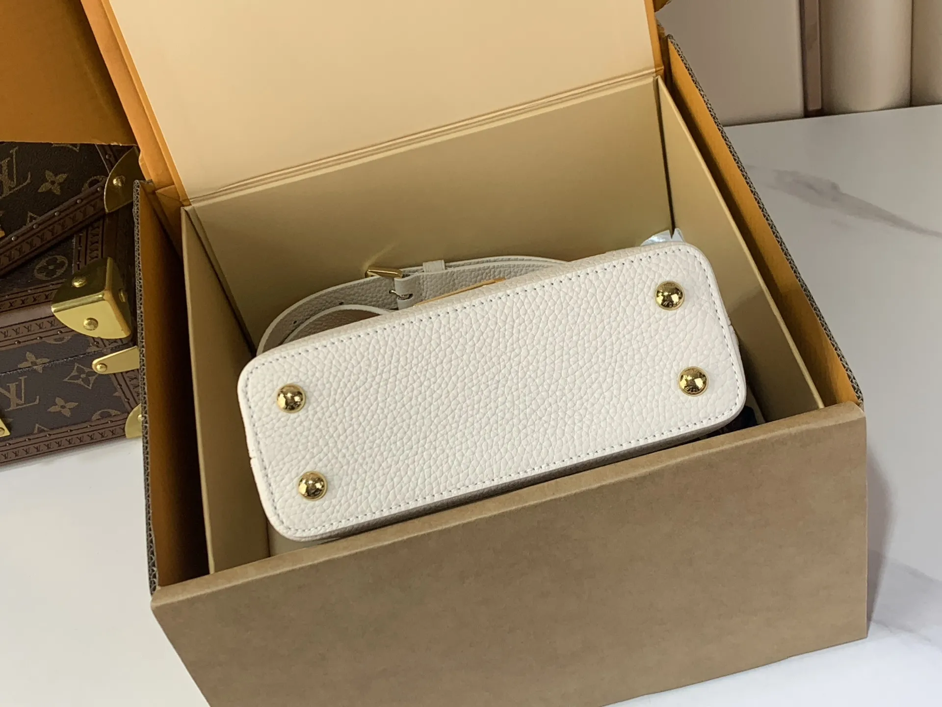 Louis Vuitton Capucines Mini M12938 - Image 14