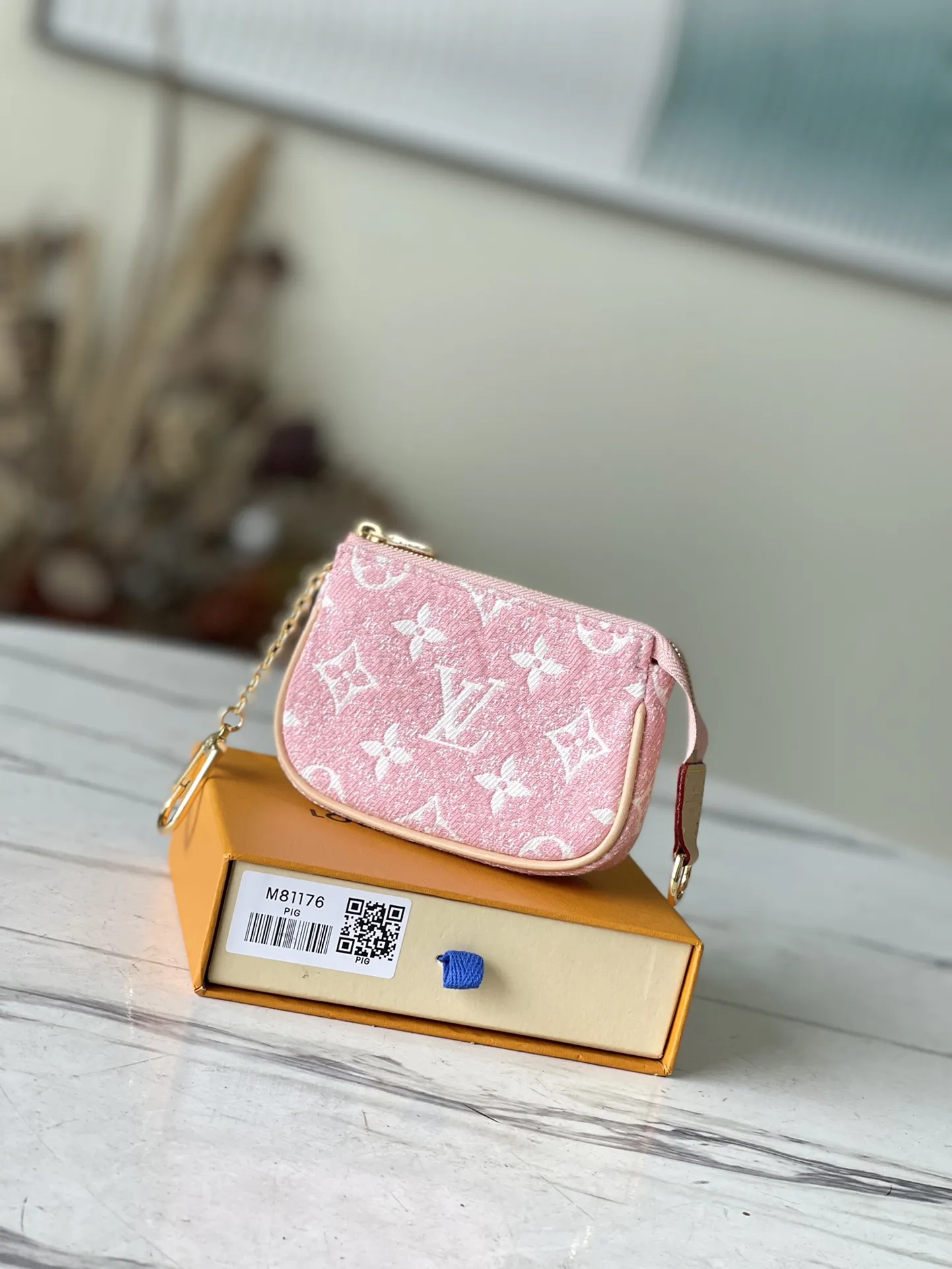 Alternative view of Louis Vuitton Micro Pochette Accessoires M81176