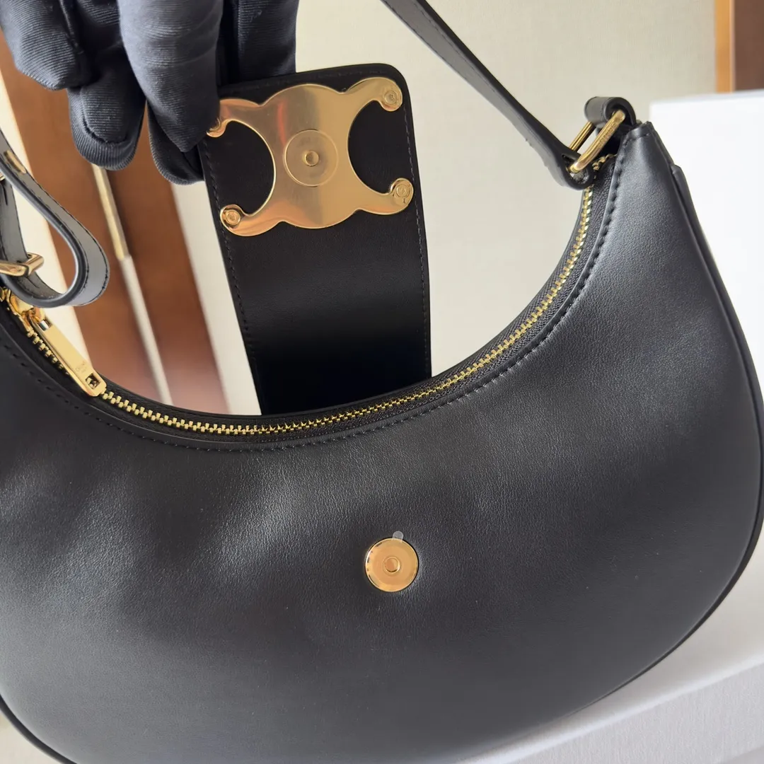 Celine MEDIUM AVA TRIOMPHE BAG IN smooth Calfskin 114493 - Image 8