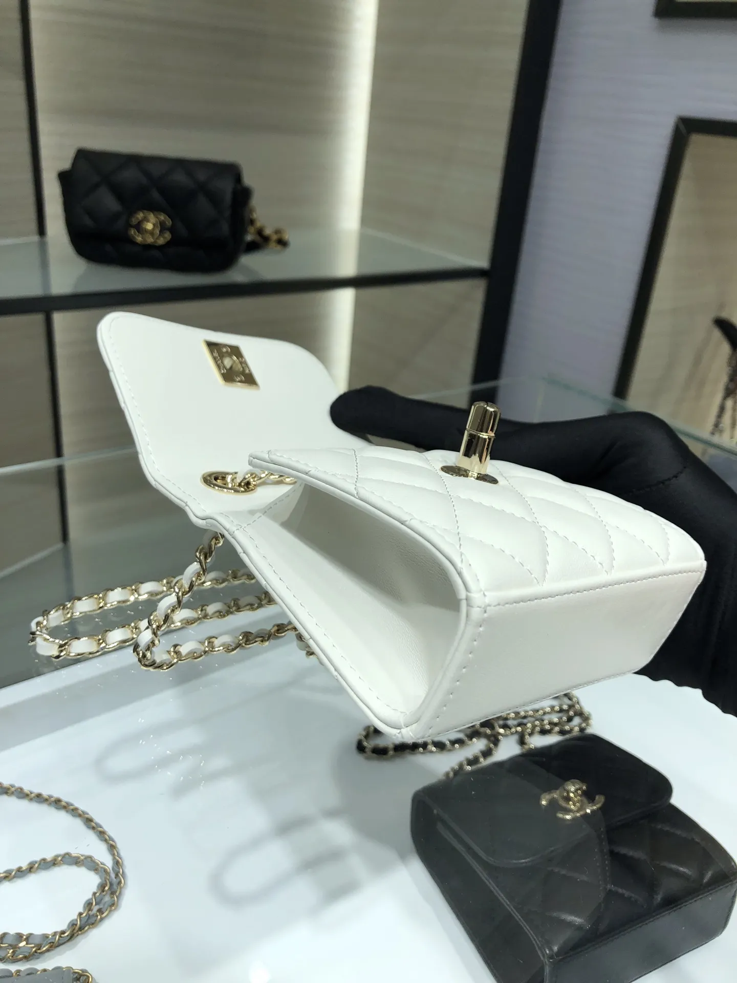 Chanel Quilted Lambskin Trendy Cc Mini Chain Wallet A81633 - Image 8