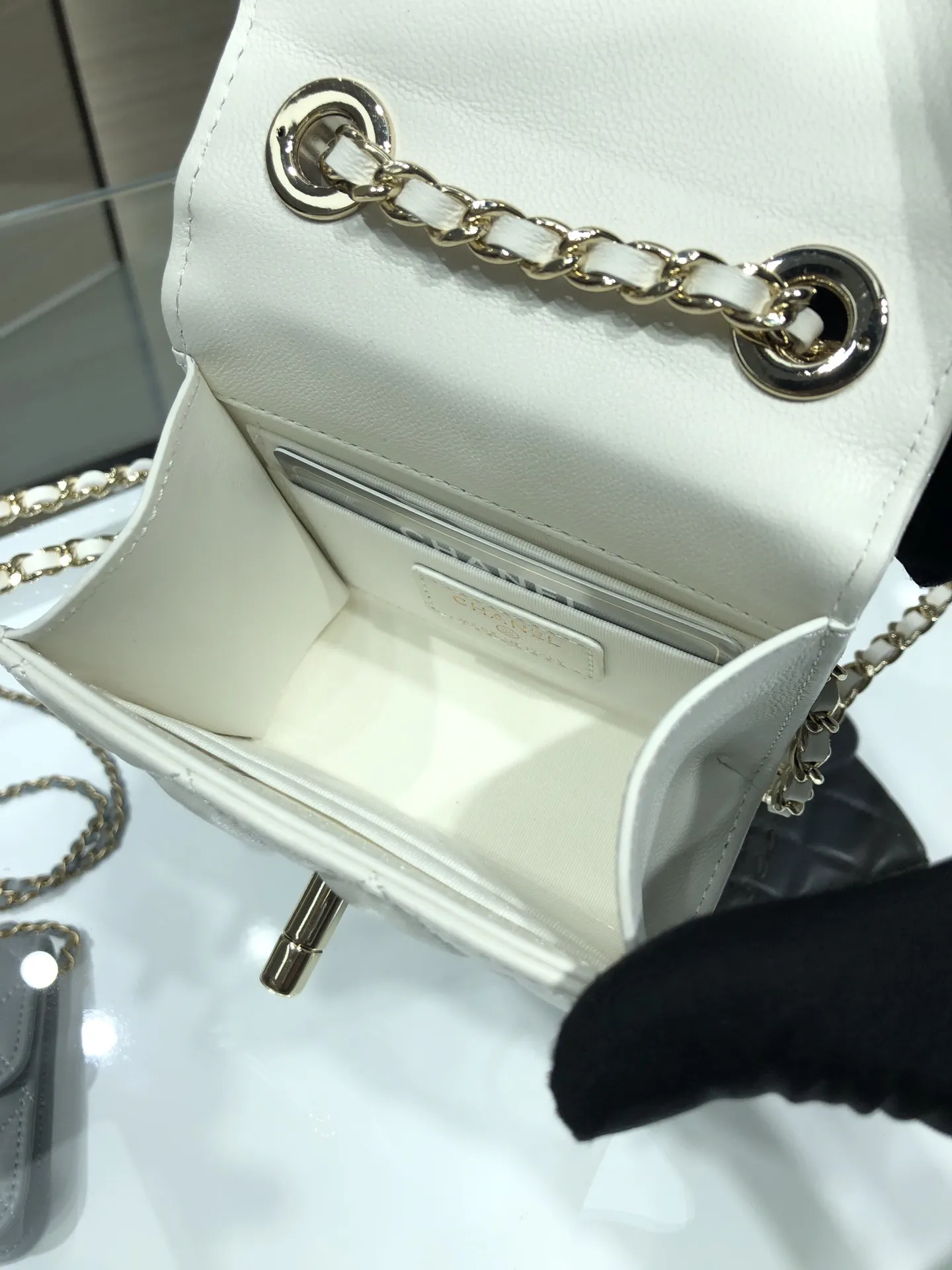 Chanel Quilted Lambskin Trendy Cc Mini Chain Wallet A81633 - Image 9