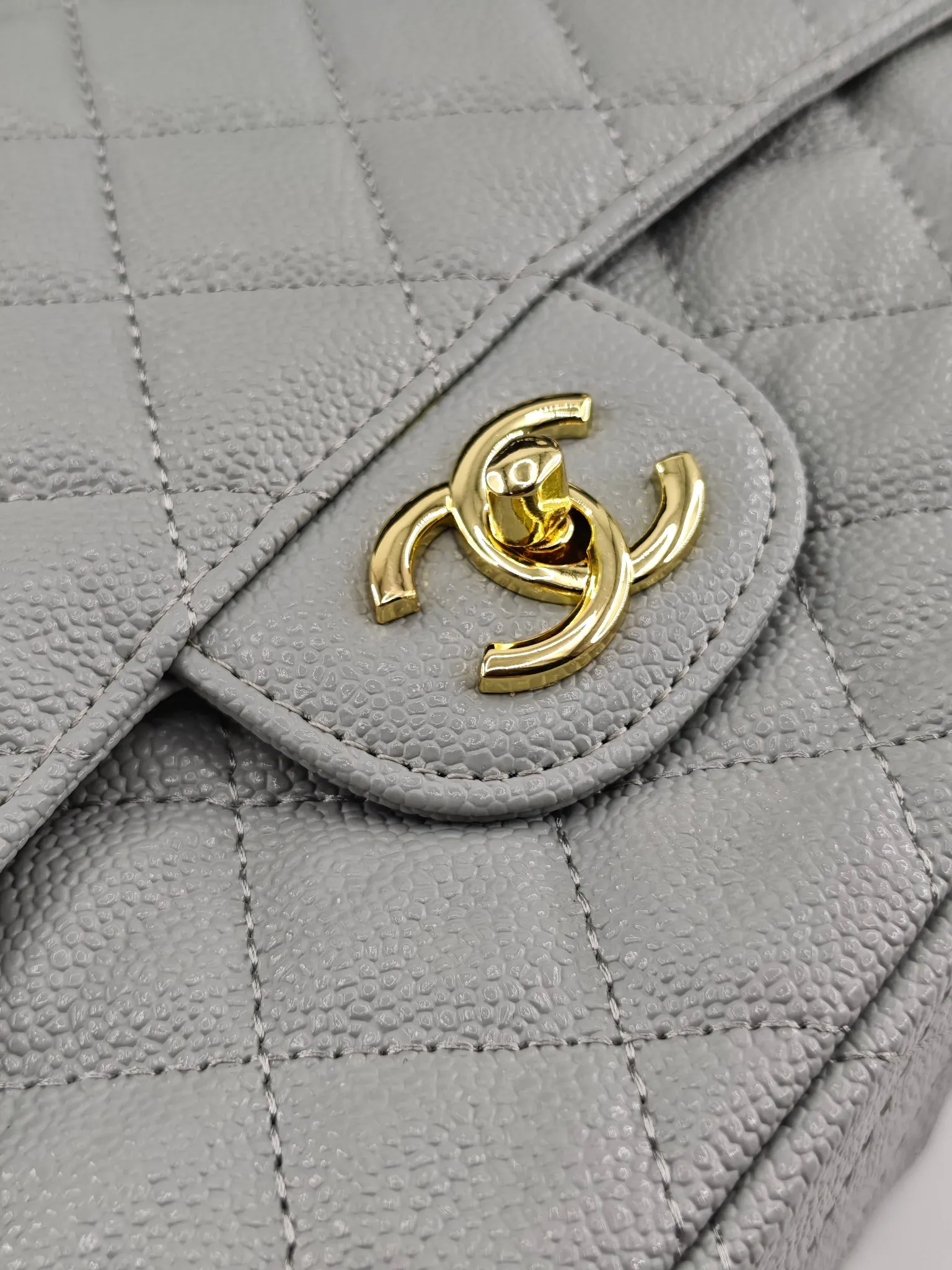 CHANEL Small Classic Flap Handbag Lambskin Gold A01113 - 图片 6
