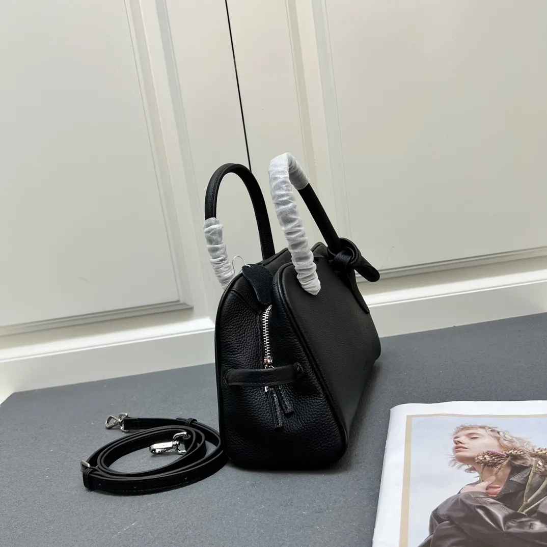Jacquemus The Turismo BAU00417 - Image 4