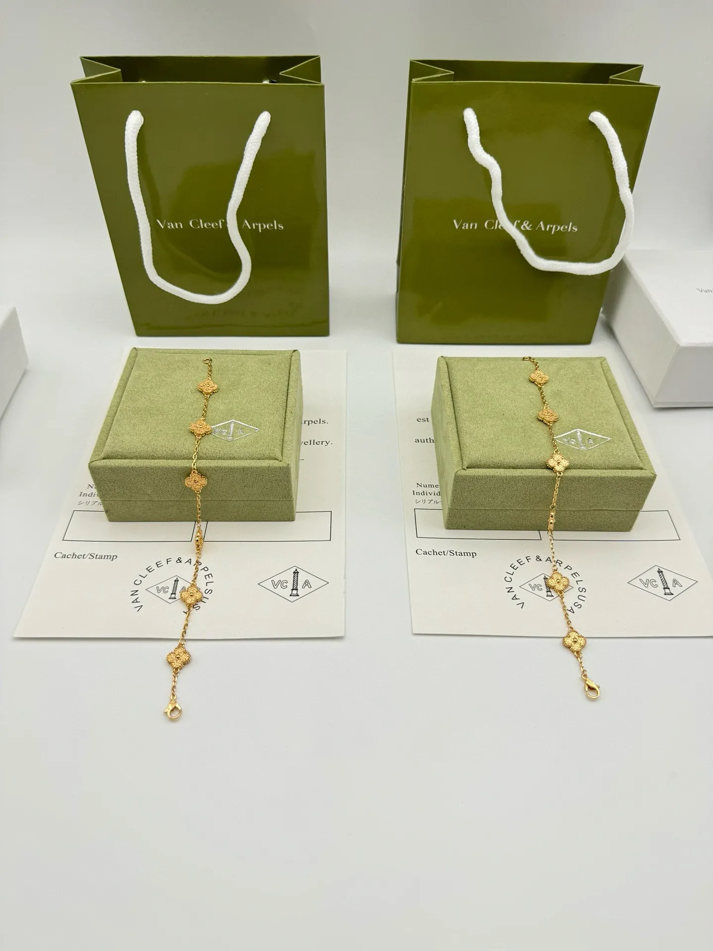Van Cleef & Arpels Sweet Alhambra bracelet, 6 motifs VCARO8DD00 - 图片 9
